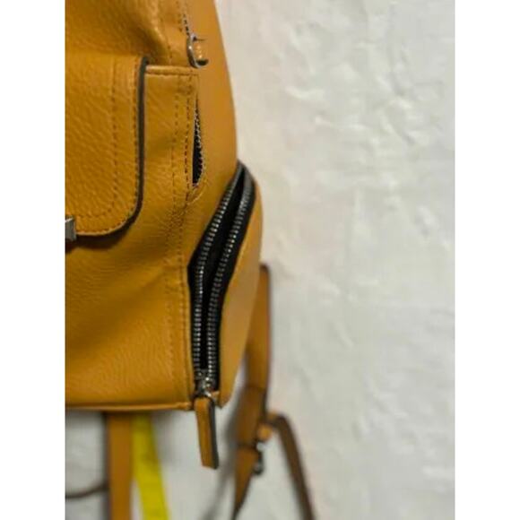 Steve Madden Backpack Mustard EUC - Picture 3 of 9